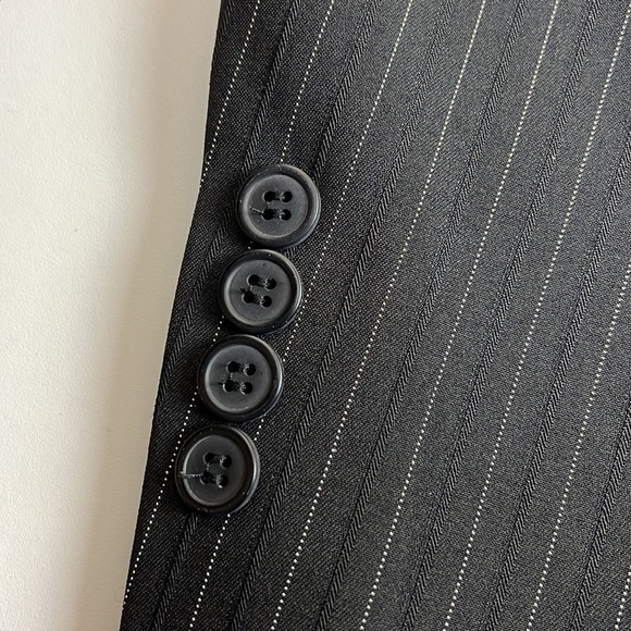 Vroom & Dressman Youth Black Pinstripe Blazer - Picture 8 of 10